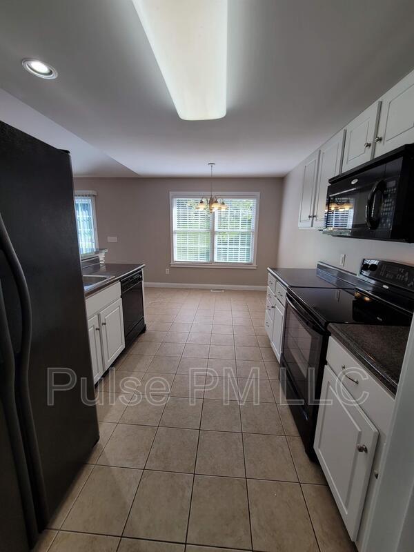 Building Photo - 10189 Chestnut Oak Dr
