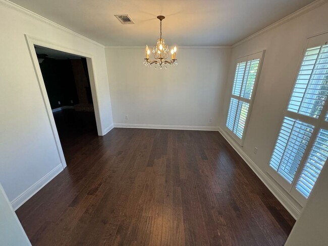 Building Photo - Pensacola - Inverness - 3 bedroom, 2 bathroom