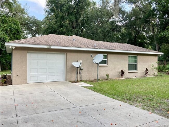 Building Photo - Crystal Manor 2 bedroom, 2 bath, 1 car garage home!