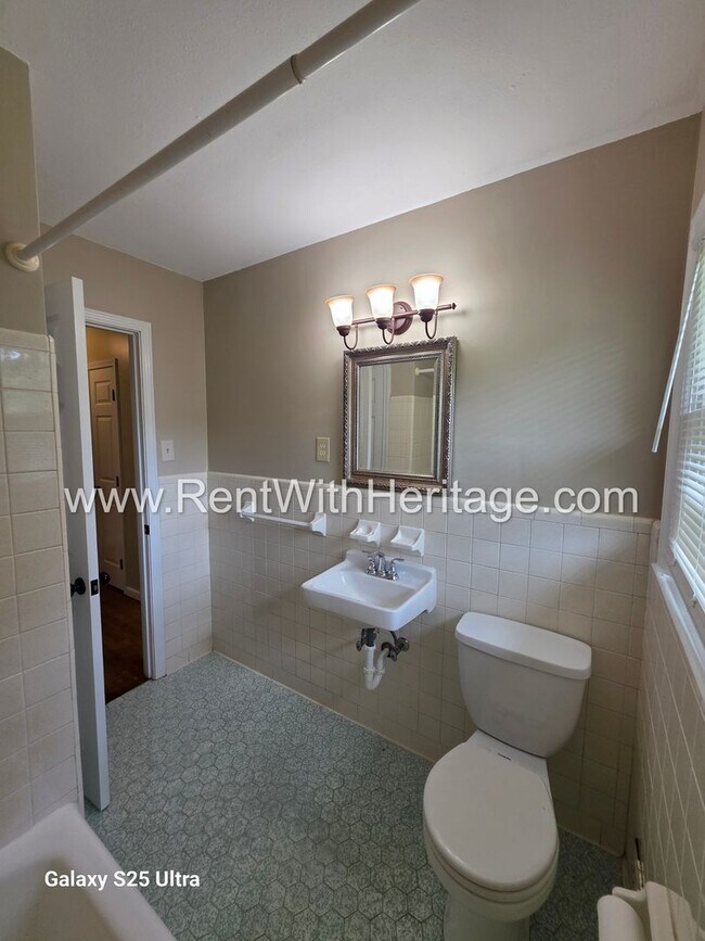 Building Photo - WOW!!! GORGEOUS RANCH WITH MANY UPGRADES / GREAT LOCATION/ PRIVATE YARD