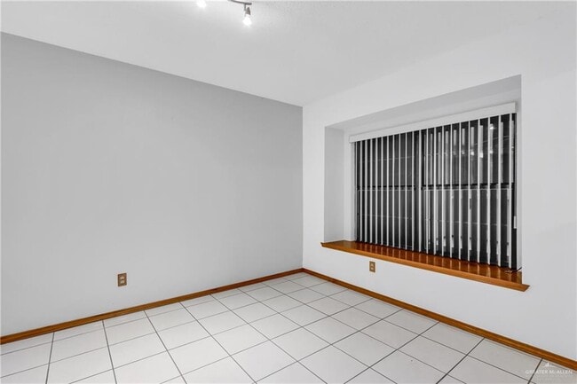 Building Photo - 15 N 21st St