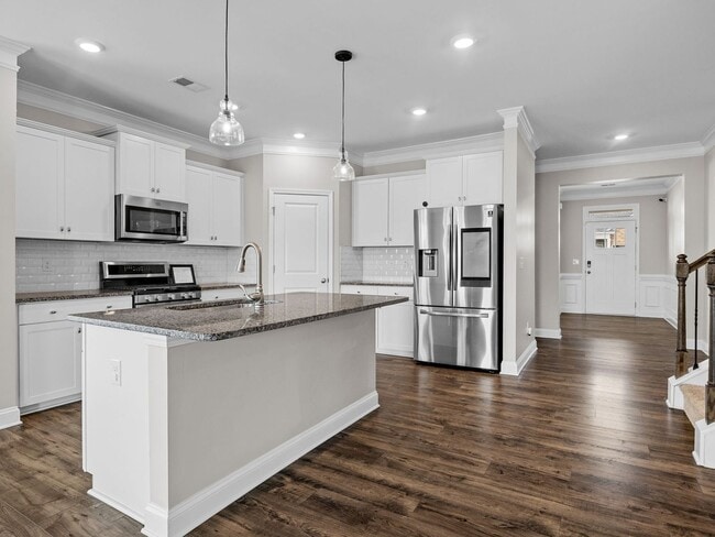 Building Photo - Premier Greenville Living: Stunning 4 Bed (Master on the Main), 3.5 Bath Home, NO APPLICATION FEE...