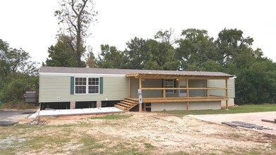 Building Photo - 108 Young St