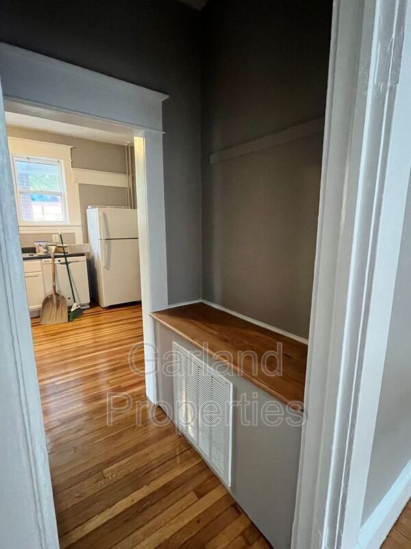 Building Photo - 833 Wasena Ave SW