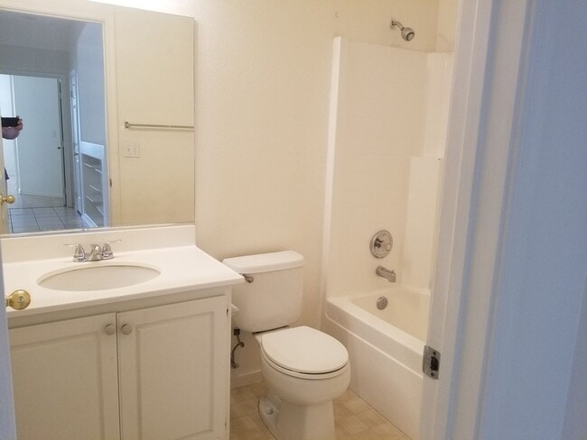 Building Photo - 2 Bedroom Home Located in Summerlin!