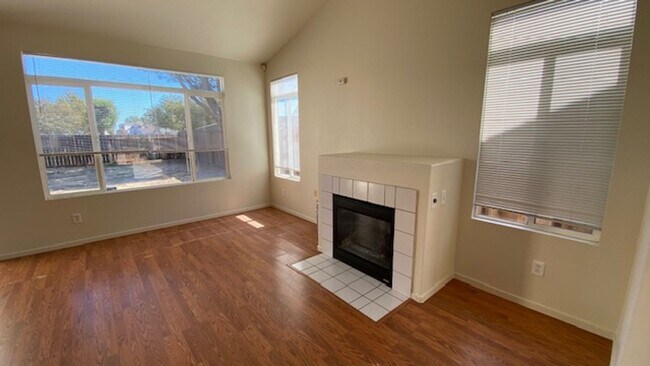 Building Photo - Rio Vista Single Story Home Available for Rent