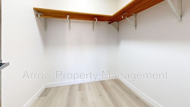 Building Photo - 207 E Arbor Ave