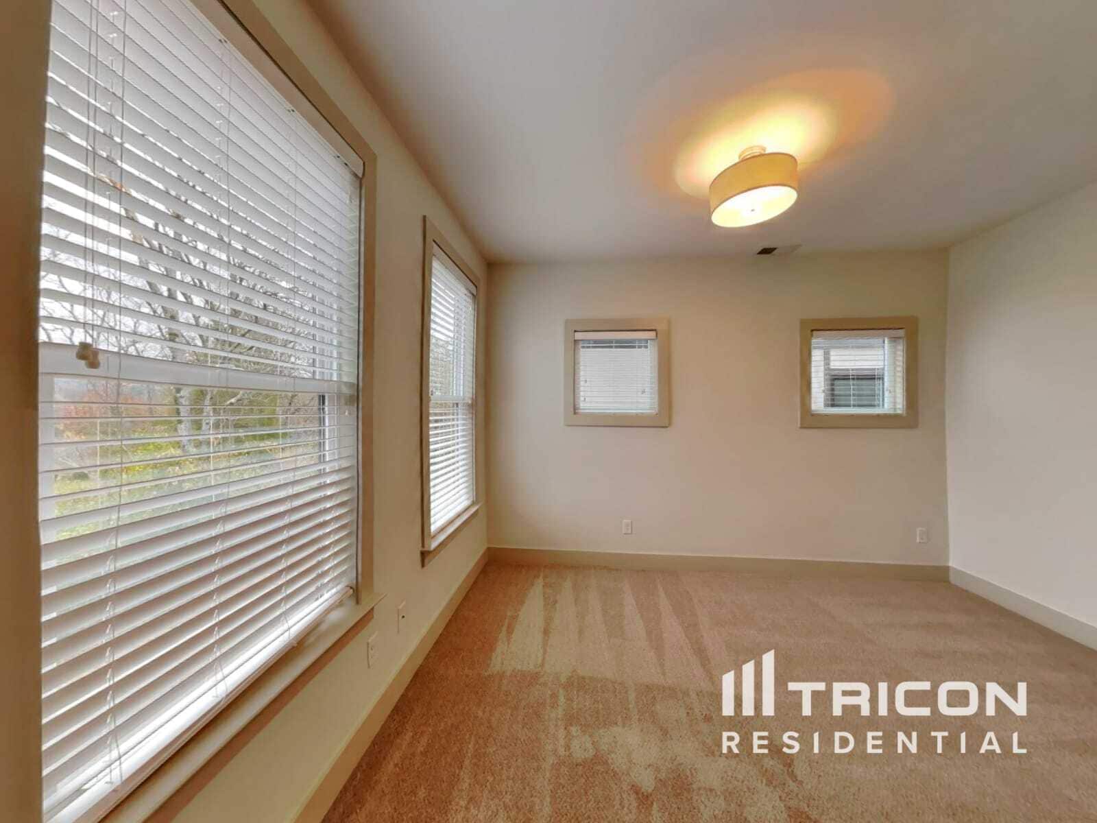 Building Photo - 1224 Hillwood Private Cove