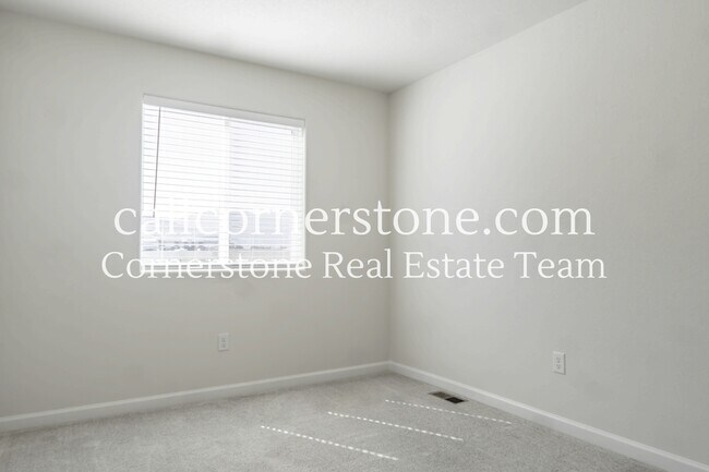 Building Photo - 1092 Petra Heights