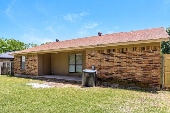 Building Photo - 2206 Brim Ct