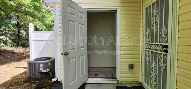 Building Photo - 3021 Waldrop Cir