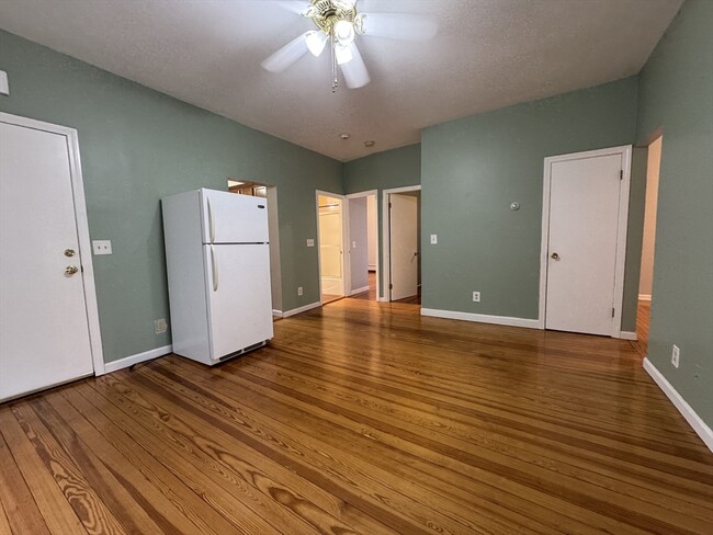 Building Photo - 171 Hunter St