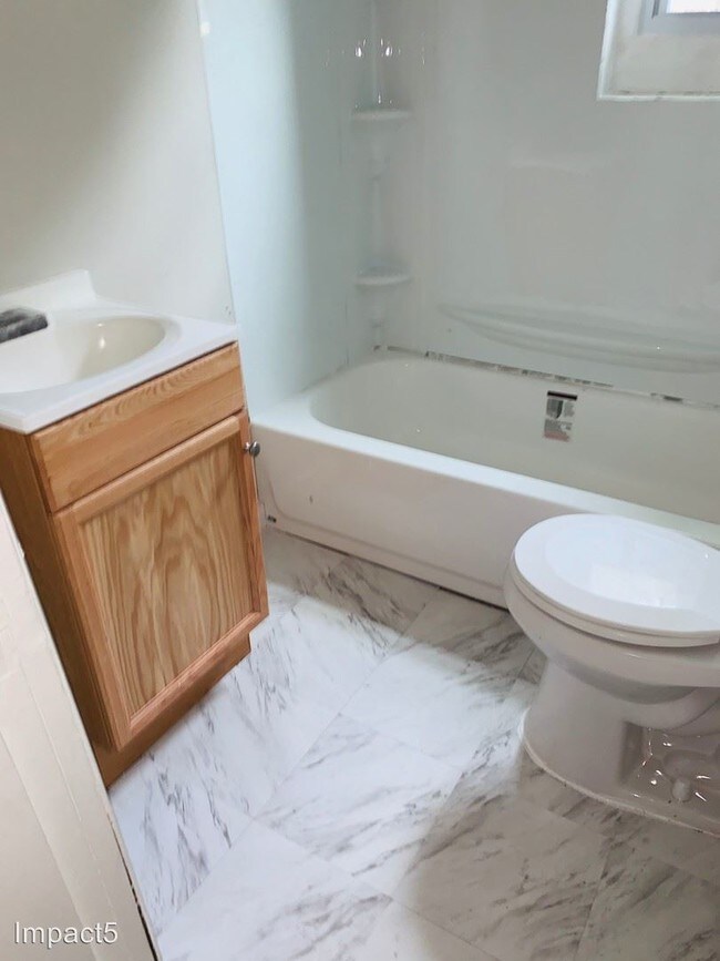 Building Photo - 3 br, 1 bath House - 3325 Itaska Street