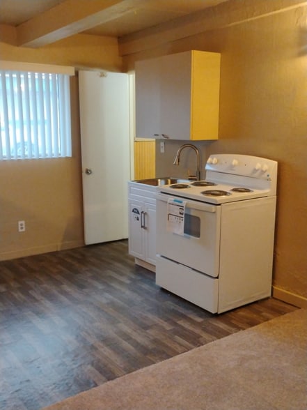 Building Photo - 1639 Basin St SW