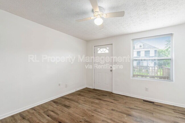Building Photo - 483 S Champion Ave