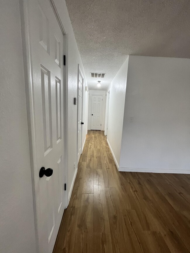 Building Photo - 1240 N 2nd E