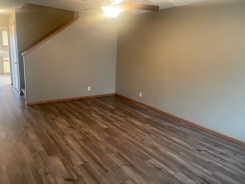 Building Photo - 6630 Shadow Pines Place