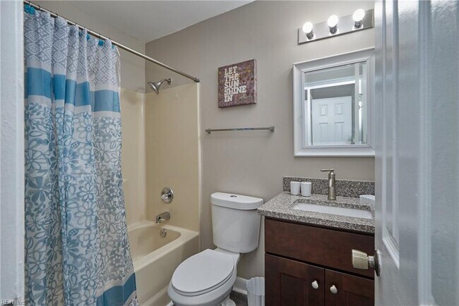 Building Photo - 440 N Oceana Blvd