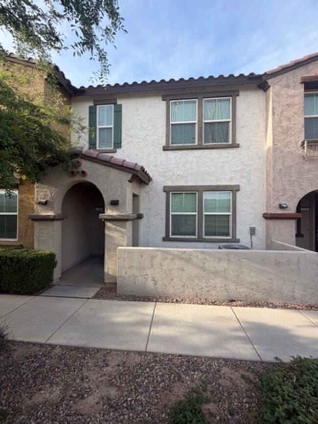 Building Photo - Newer home in Tempe!! 3 bedrooms & 2.5 baths with 2-car garage. Loaded with upgrades!