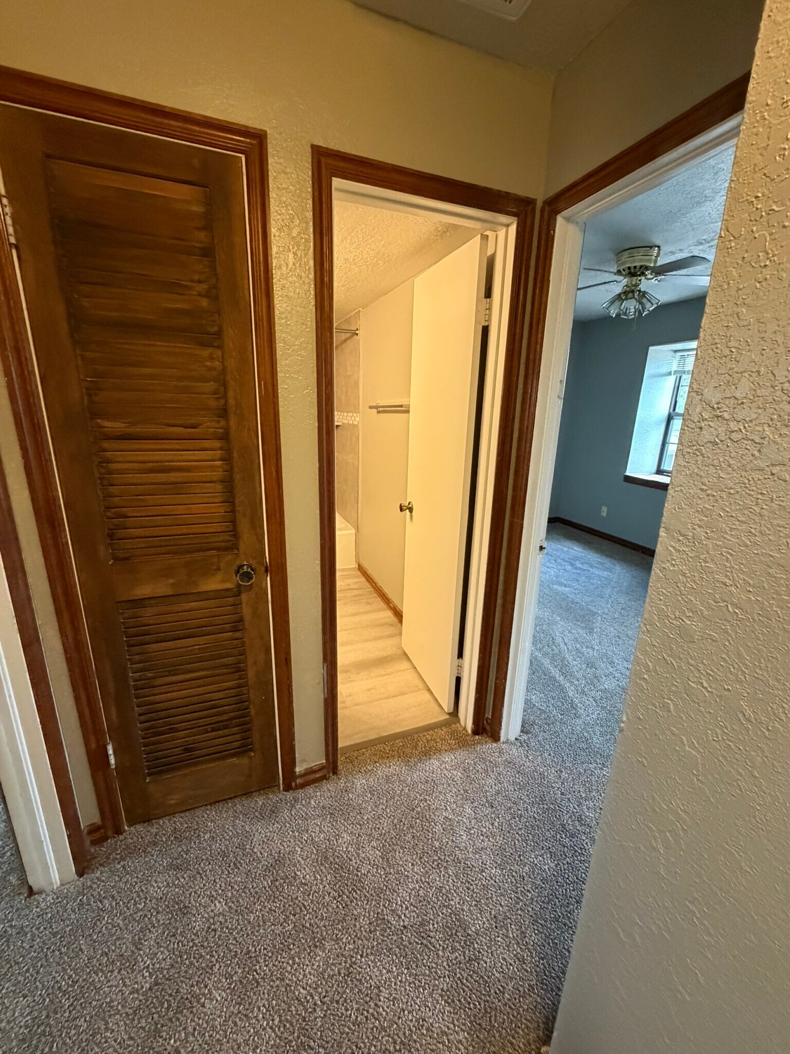 Building Photo - 2125 Beaumont Dr