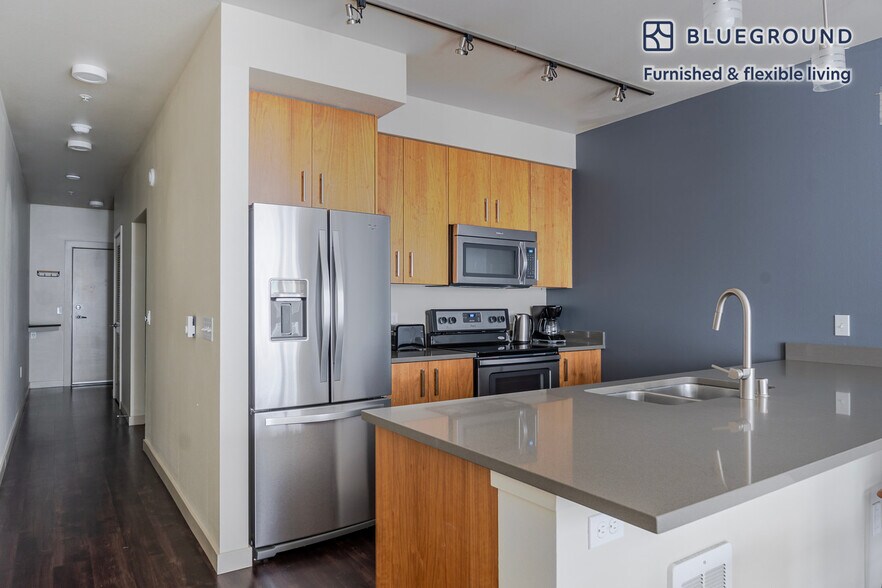 Building Photo - 1414 10th Ave