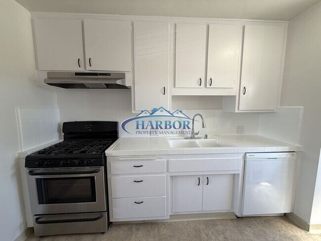 Building Photo - 12302 S Inglewood Ave