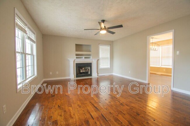 Building Photo - 3685 Pioneer Dr