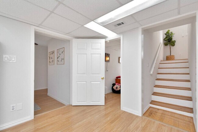 Building Photo - 107 Lazy Trail