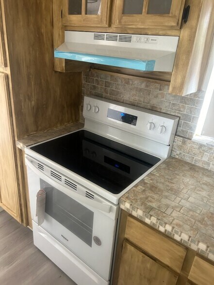 All appliances are new - 10014 Twin Lakes Dr