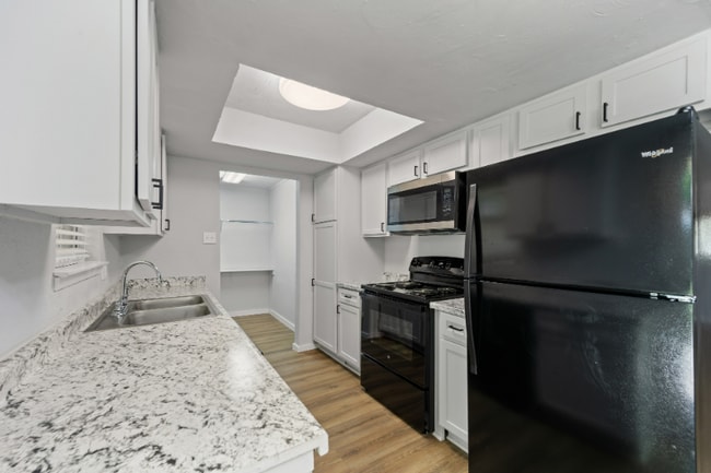 Building Photo - 3502 S Dakota Dr