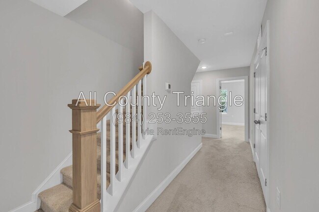 Building Photo - 267 Old Grove Ln