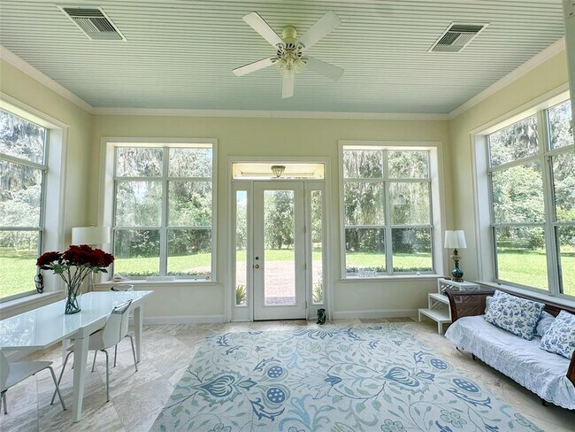 Building Photo - 6425 NW 202nd Pl