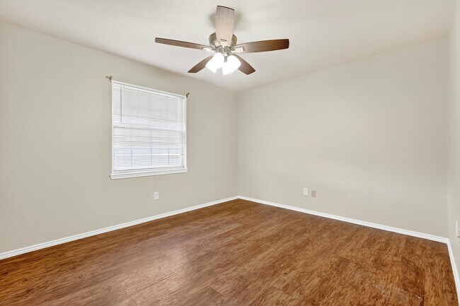 Building Photo - 2415 93rd St