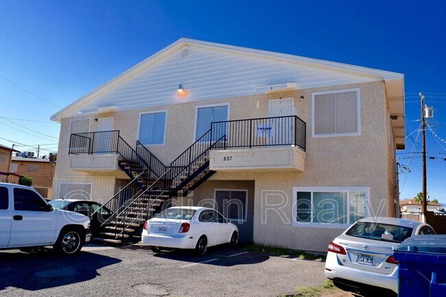 Building Photo - 801 N Major Ave