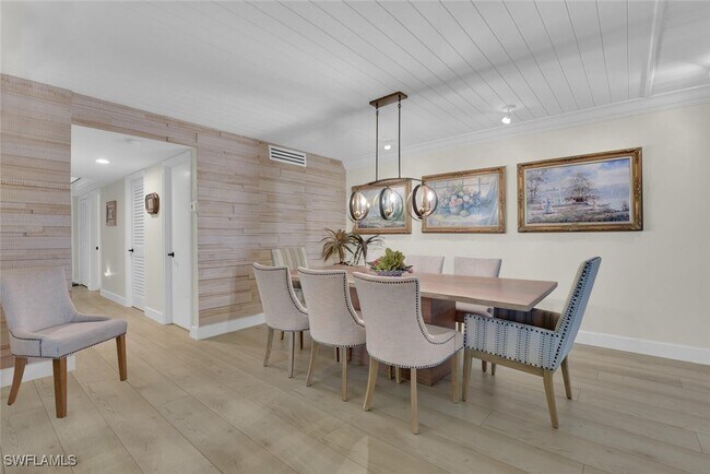 Building Photo - 222 Harbour Dr