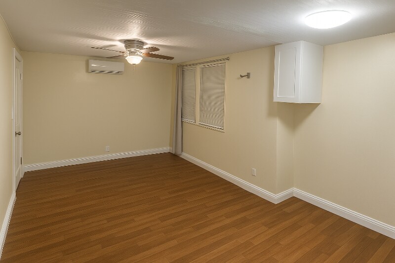 Building Photo - 423 N L St