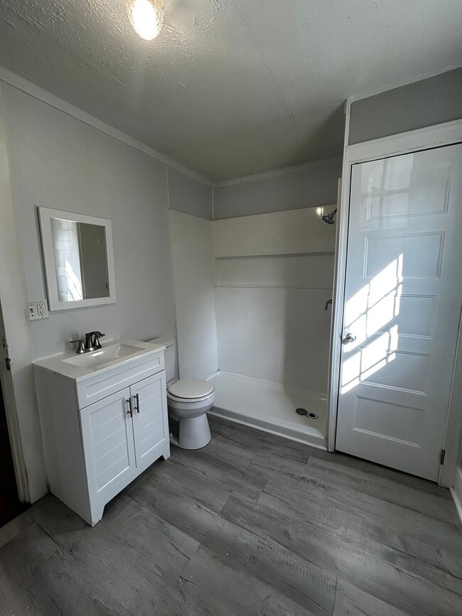 Building Photo - Seconds from Battlefield PKWY - 1 bed, 1 bath, newly renovated home!