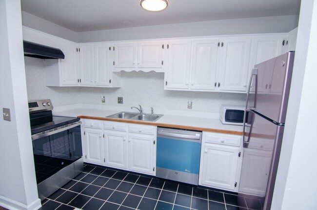 Building Photo - Quaint East Nashville Town Home