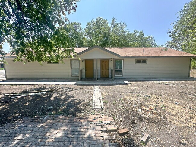 Primary Photo - 1311 Hortencia Ave