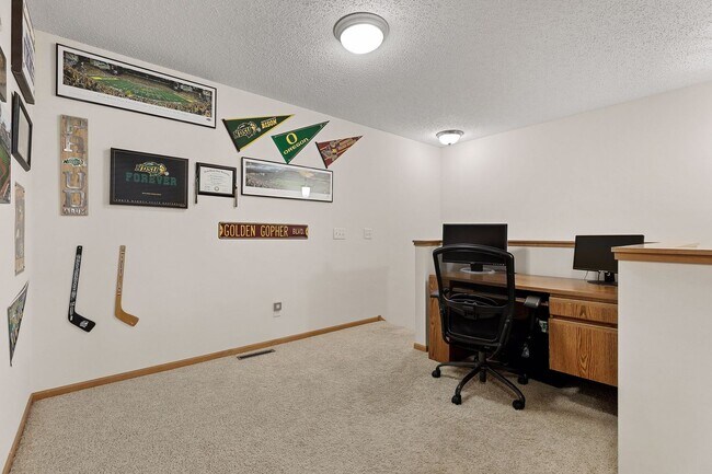 Building Photo - Amenity-Packed Bailey’s Arbor Townhome — Available June 1!
