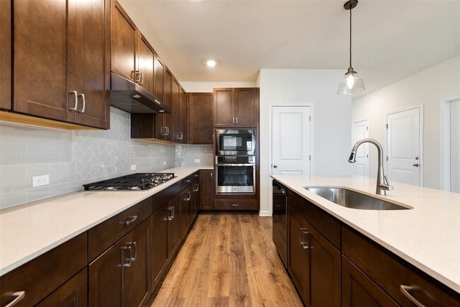 Building Photo - 801 Simmental Loop