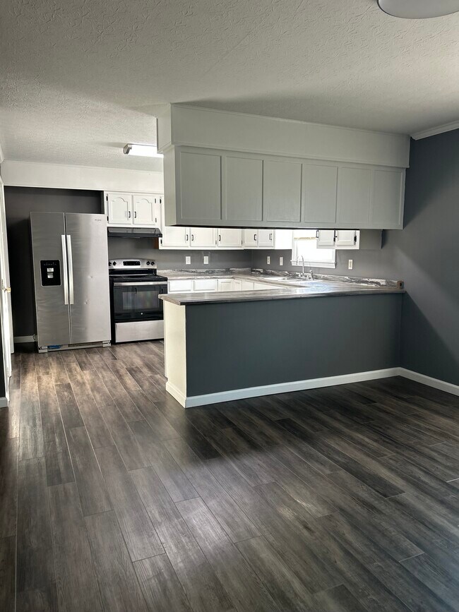 Building Photo - 1030 Finney Rd