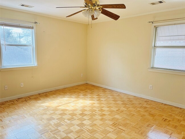 Building Photo - 6615 Overlook Dr