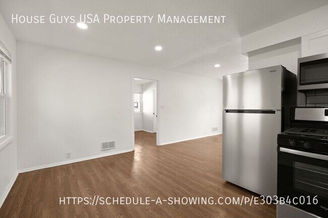 Building Photo - 10716 Ewing Ave