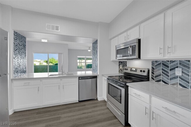 Building Photo - 7255 W Sunset Rd