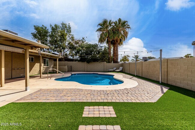 Building Photo - 3503 E Campo Bello Dr