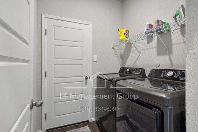 Building Photo - 7145 Pisces Wy