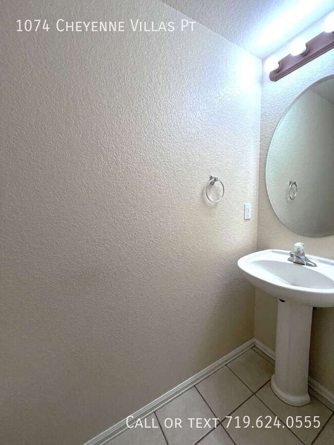 Building Photo - 1074 Cheyenne Villas Point