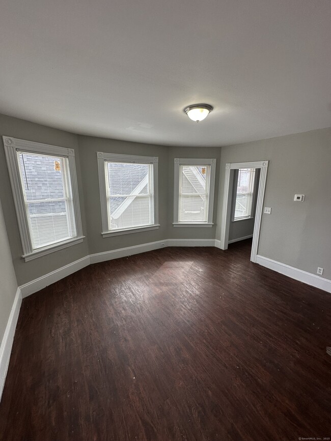 Primary Photo - 275 Brooks St