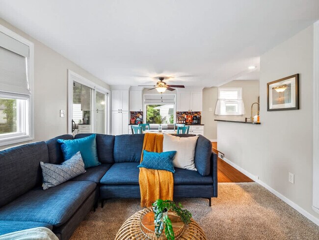 Building Photo - 386 Walworth Ave